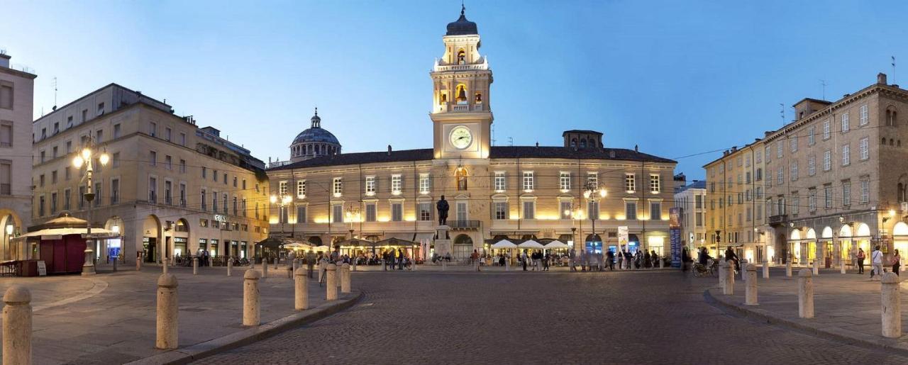 Palazzo Altavilla Deluxe Parma Exterior photo